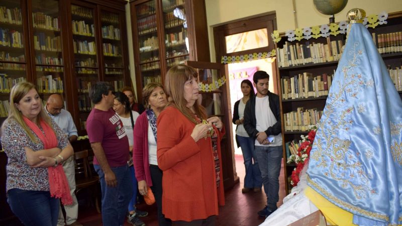 La Virgen del Valle visitó la Biblioteca “Julio Herrera”
