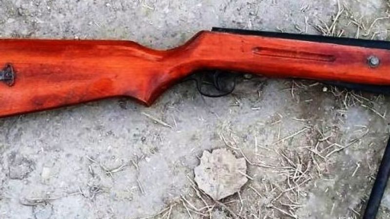 Niño herido por el proyectil de un rifle de aire comprimido