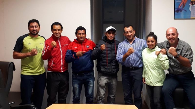 Boxeo: Johnny Herrera afina su preparación