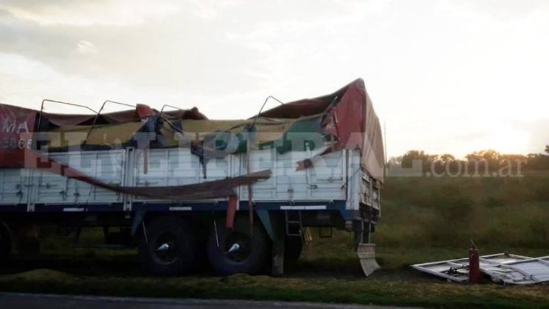 Violento choque entre camiones en la Ruta Nacional N°157