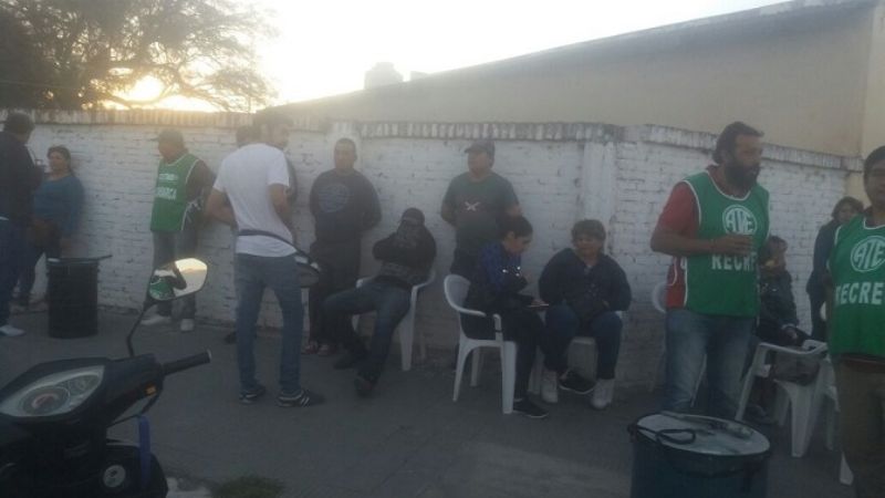 Continúa el paro por tiempo indeterminado en Recreo