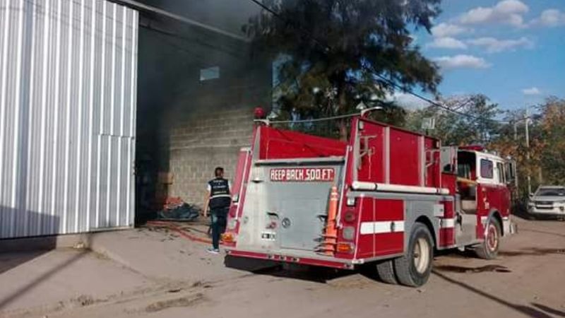 Incendio en un galpón con carbón en Recreo