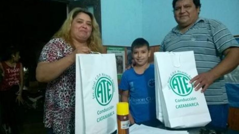 Continúa la entrega de kits escolares en ATE