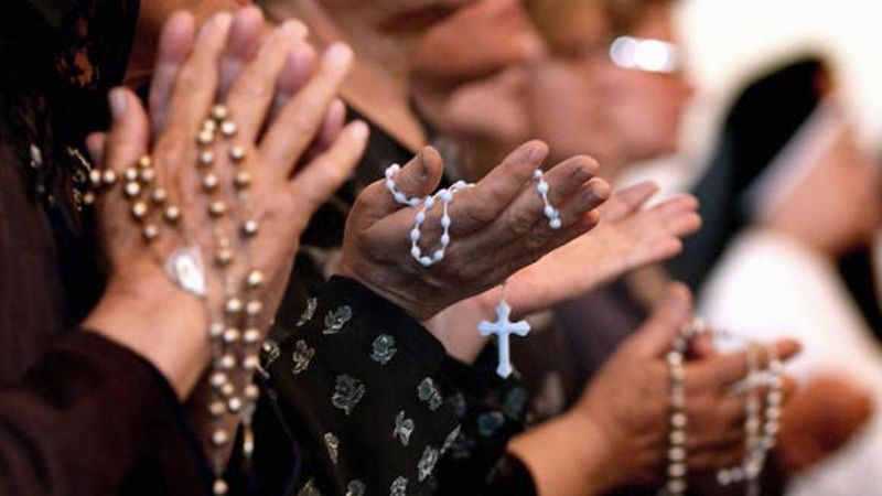 Rosario por la Paz en el Atrio de la Catedral