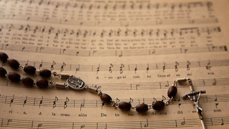 Suspenden taller para músicos católicos