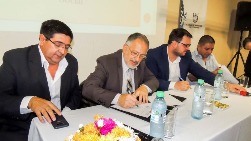 El Senado firmó convenio para capacitaciones en desarrollo y economía social