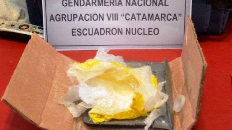 Incautan una narco encomienda