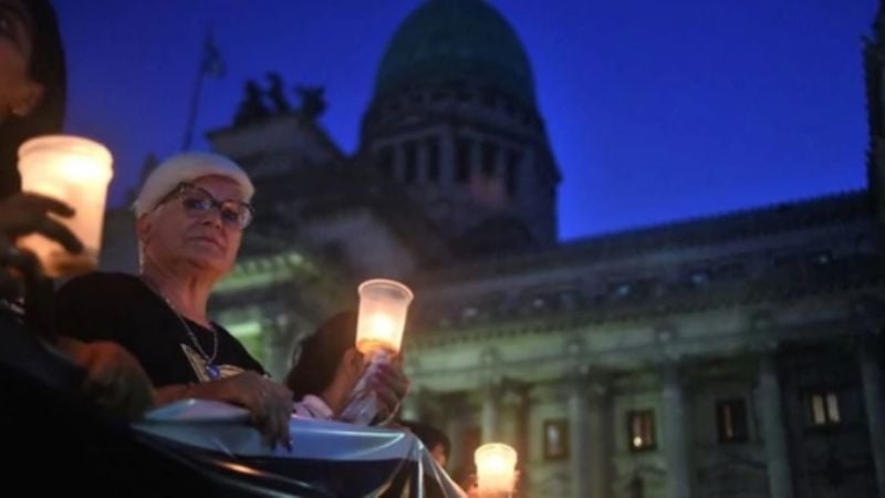 Se siente la marcha de las velas en el Obelisco