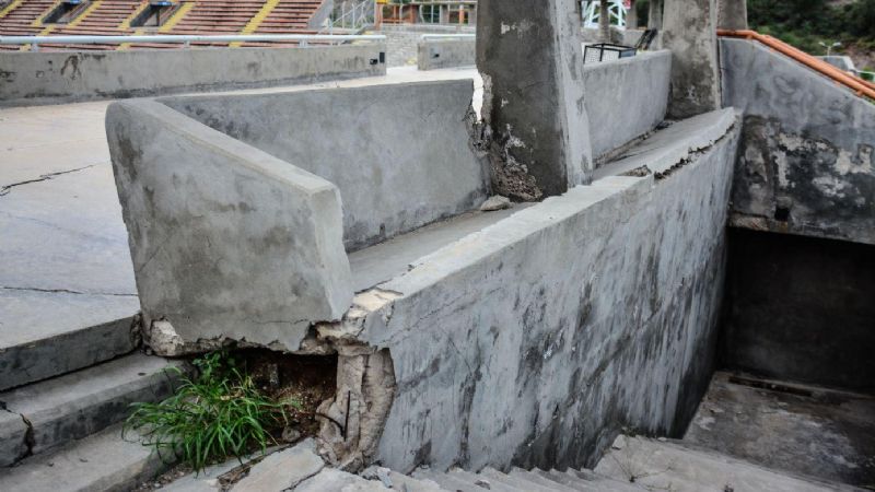 “Reparar las tribunas sería más caro que tirarlas abajo  y hacerlas de nuevo”