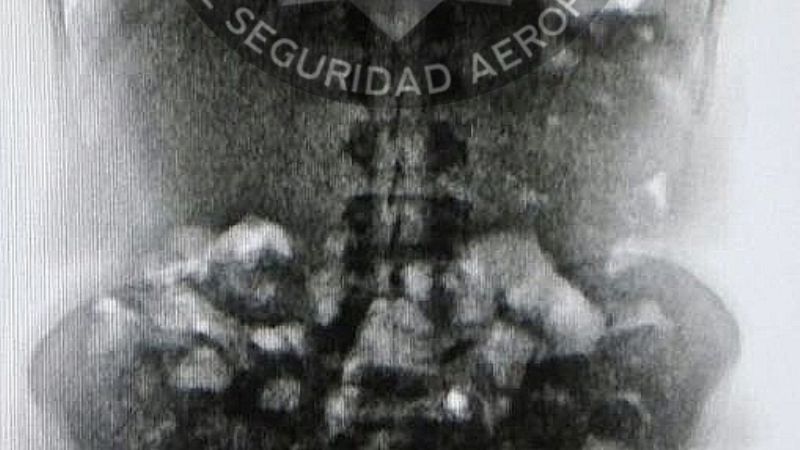 Detuvieron a una “mula” en el aeropuerto de Ezeiza