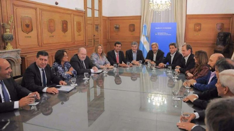 Citan a gobernadores para discutir cómo repartir el impacto de tarifas