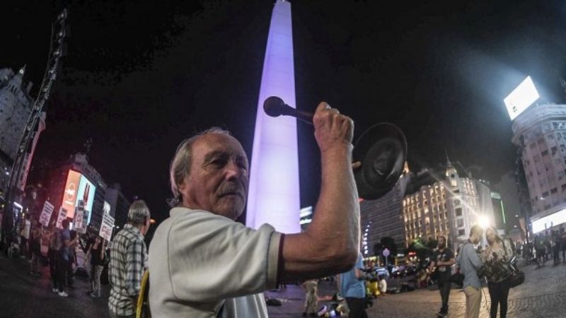 Tarifazos: Ni un peso menos, un 0800 y cuotas con interés