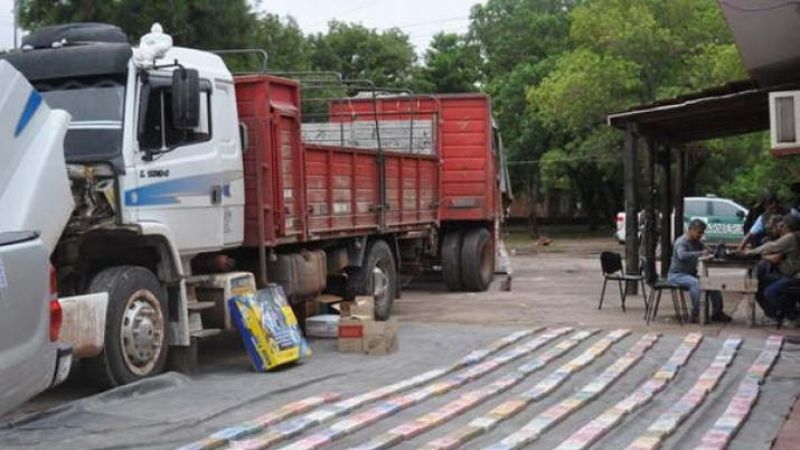 Perro adiestrado permitió encontrar 250 kilos de cocaína