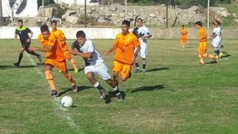 Buena ventaja de Newbery, 2-0 sobre Andino de La Rioja