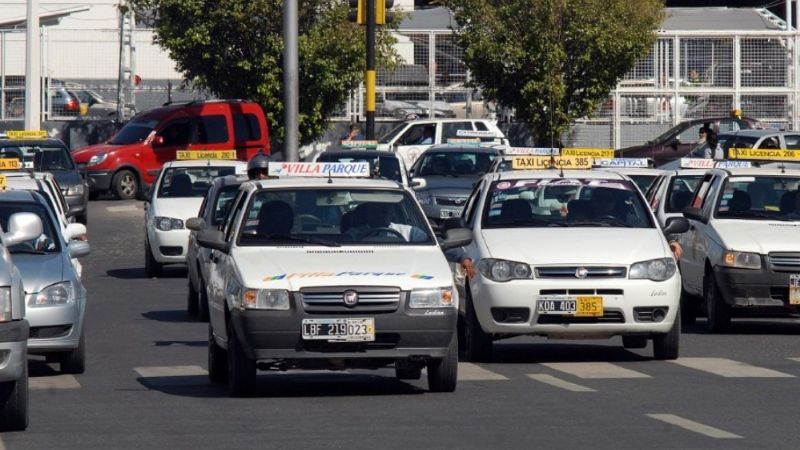 Hasta julio no habrá aumento de taxis y remises