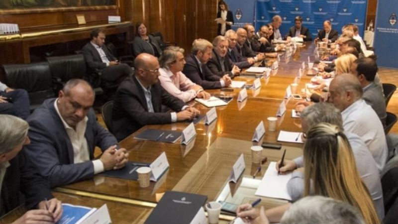 Comenzó negociación por la eliminación de impuestos a los servicios públicos