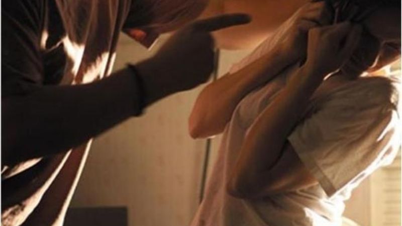 Amenazó de muerte a una mujer