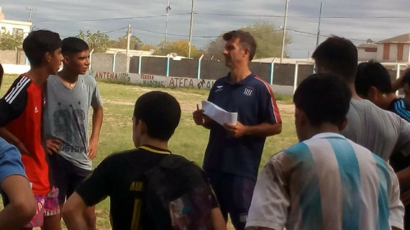 Talleres de Córdoba prueba jugadores en Recreo