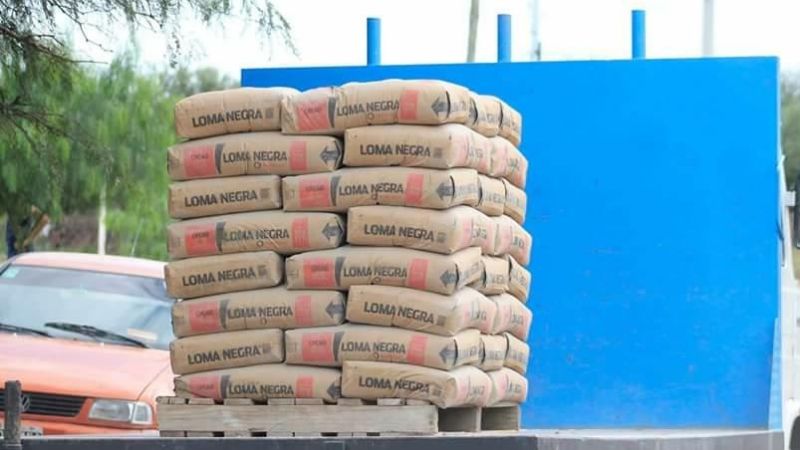 Entregan materiales de construcción al Club Matadero