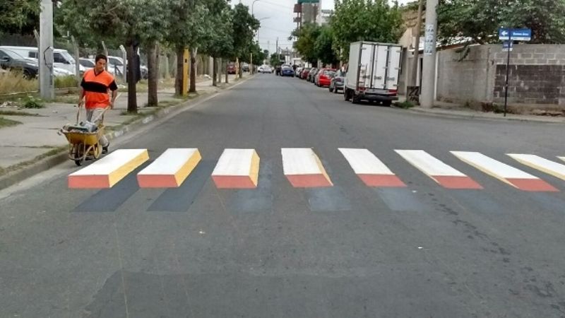 Colocan señalización horizontal con perspectiva