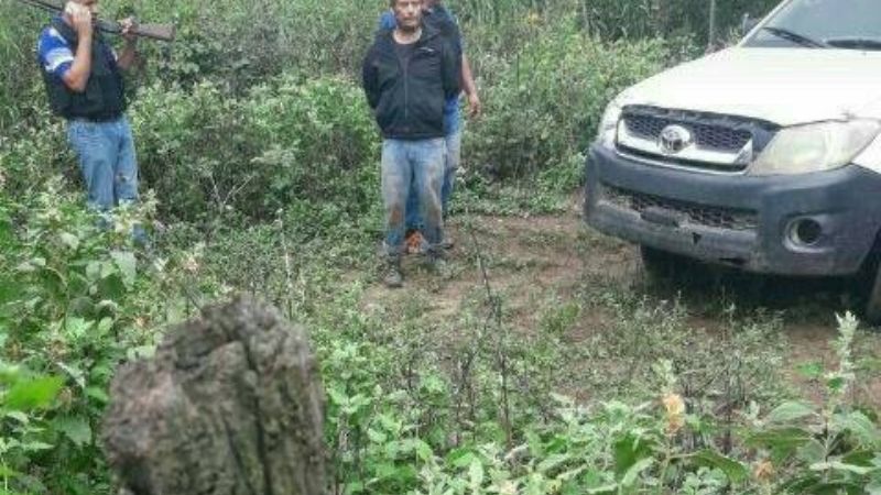 Detienen a dos sujetos en Achalco que iban en busca de menores