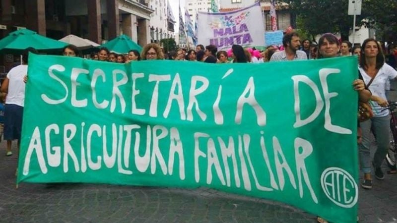 Protesta por despidos de trabajadores nacionales