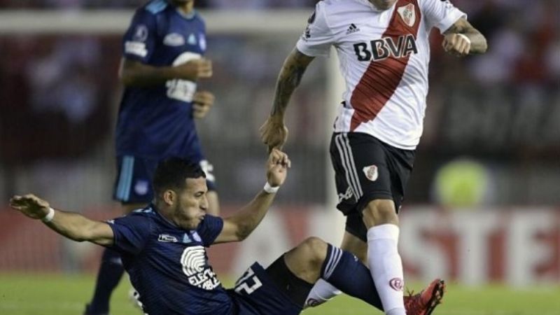 River venció a Emelec y lidera el Grupo D