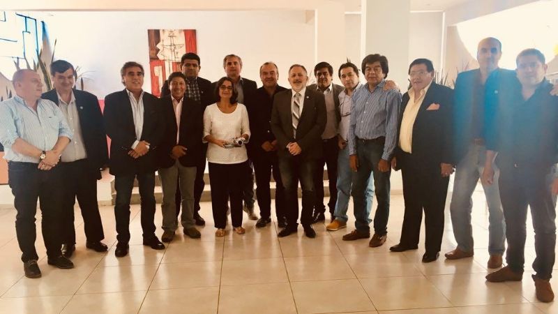 La Gobernadora se reunió con los senadores del Bloque del FJPV