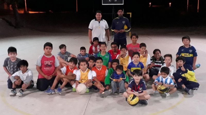 El playón de Valle Chico suma niños y actividades deportivas