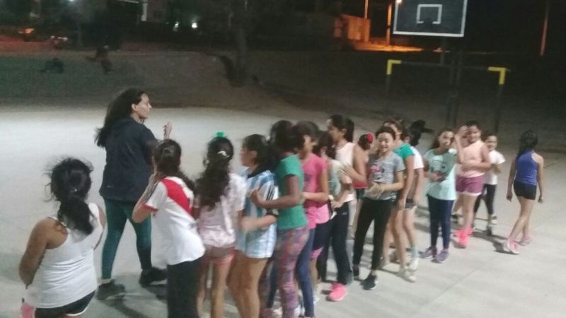 El playón de Valle Chico suma niños y actividades deportivas
