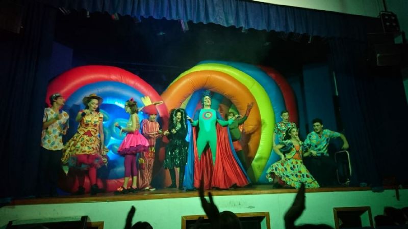 Gala de Teatro: Super Saludable "El maravilloso mundo de la alimentos"