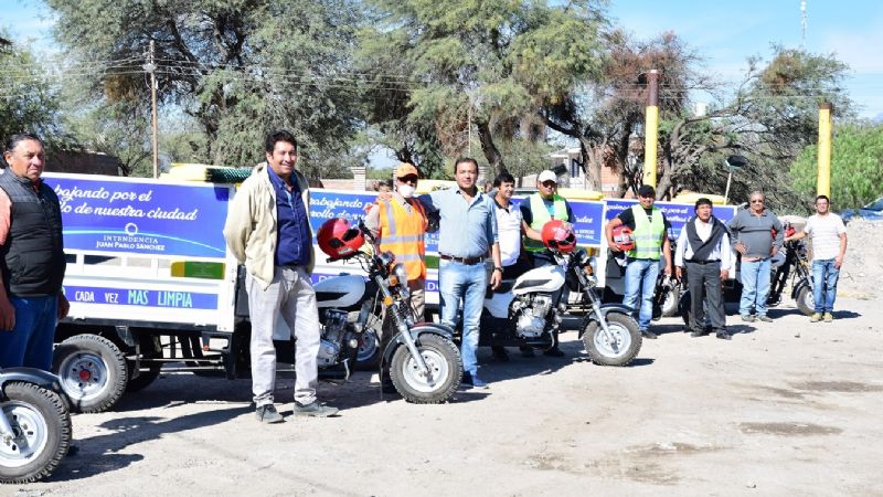 Sánchez entregó motocarros para cada localidad de Santa María