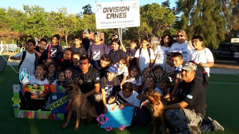 Día del Animal: Exhibición de perros adiestrados de la Policía