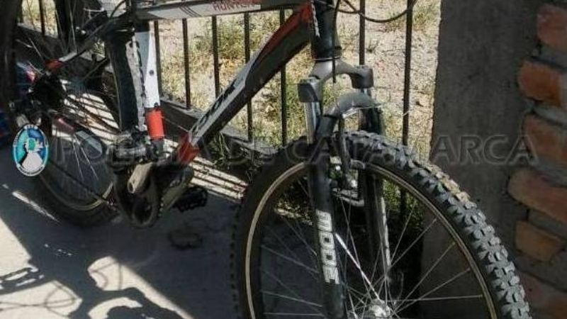 Recuperaron una bicicleta robada y aprehenden a dos jóvenes en Santa María