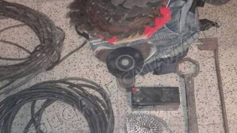 Caminaban con las mochilas cargadas de herramientas robadas