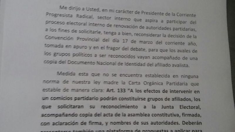 UCR: piden prórroga y que se "reconsidere" la decisión de presentar DNI de avales