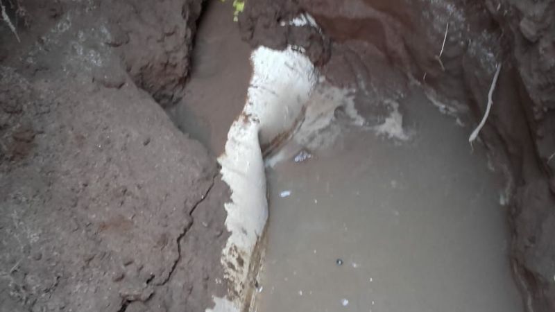 Trabajan para solucionar el problema de derrame de líquido cloacal