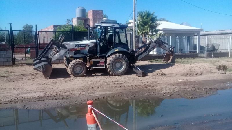 Trabajan para solucionar el problema de derrame de líquido cloacal