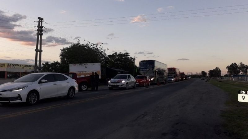 Cortan ruta en Recreo por facturas de la luz