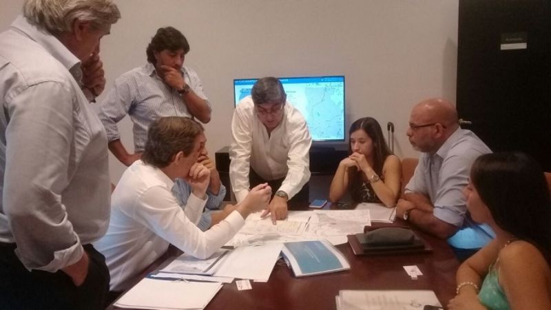 Coordinan estrategias para mejorar la infraestructura eléctrica y vial