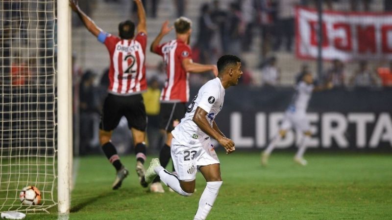 Estudiantes perdió 1 a 0 ante el Santos de Brasil
