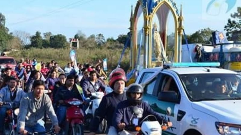 Caravana desde Piedra Blanca hacia la Ermita