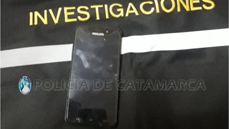 Recuperan un celular robado por una mujer en un local