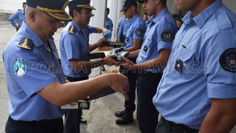 Entregan armas reglamentarias a Oficiales Ayudantes de la promoción Nº 62