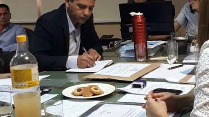 Apertura de sobre para la construcción de un jardin de Infantes