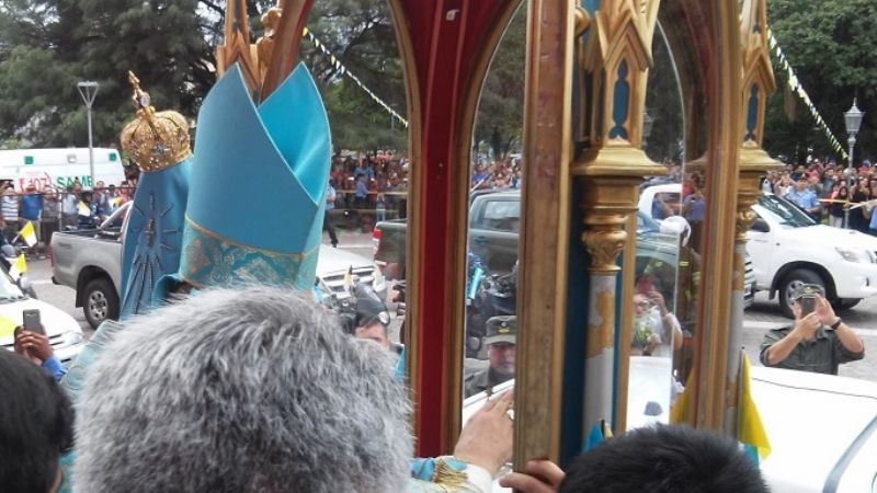 La Virgen del Valle descendió desde el Camarín y marcha a la Ermita de Valle Viejo