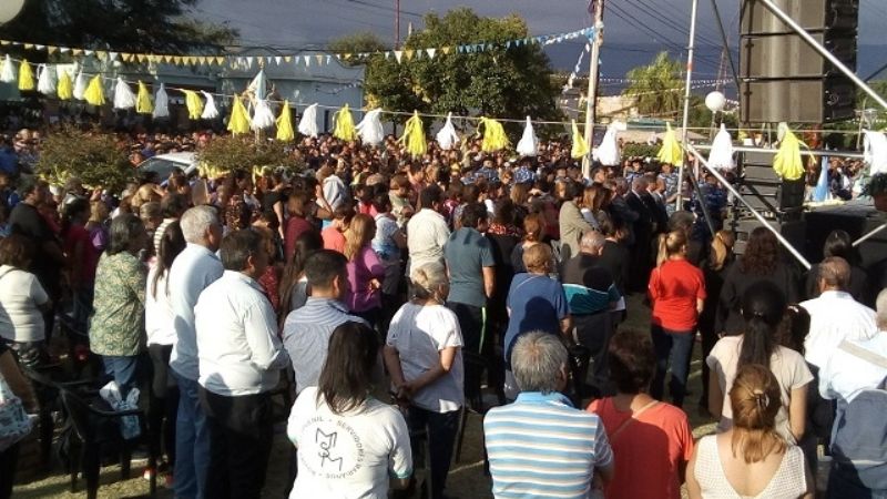 Multitudinaria Misa en la Ermita