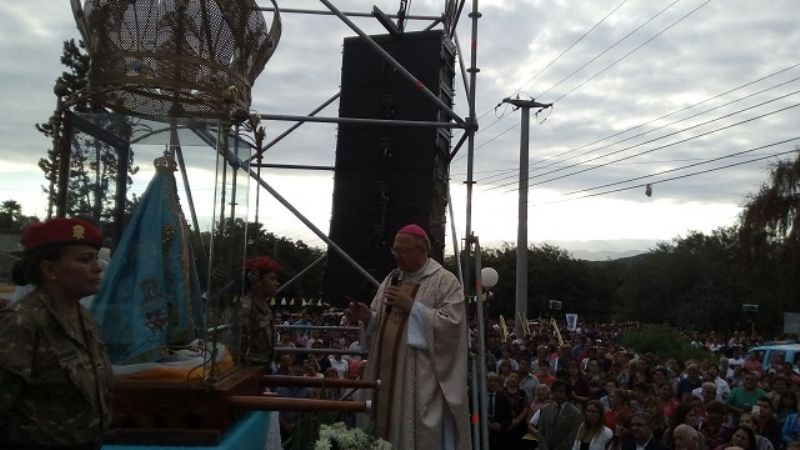 Multitudinaria Misa en la Ermita