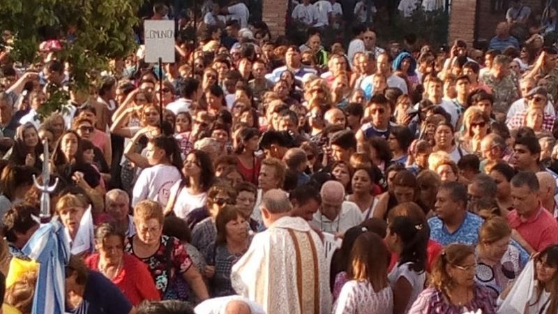 Multitudinaria Misa en la Ermita