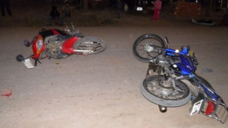 Cuatro heridos en un choque entre dos motos